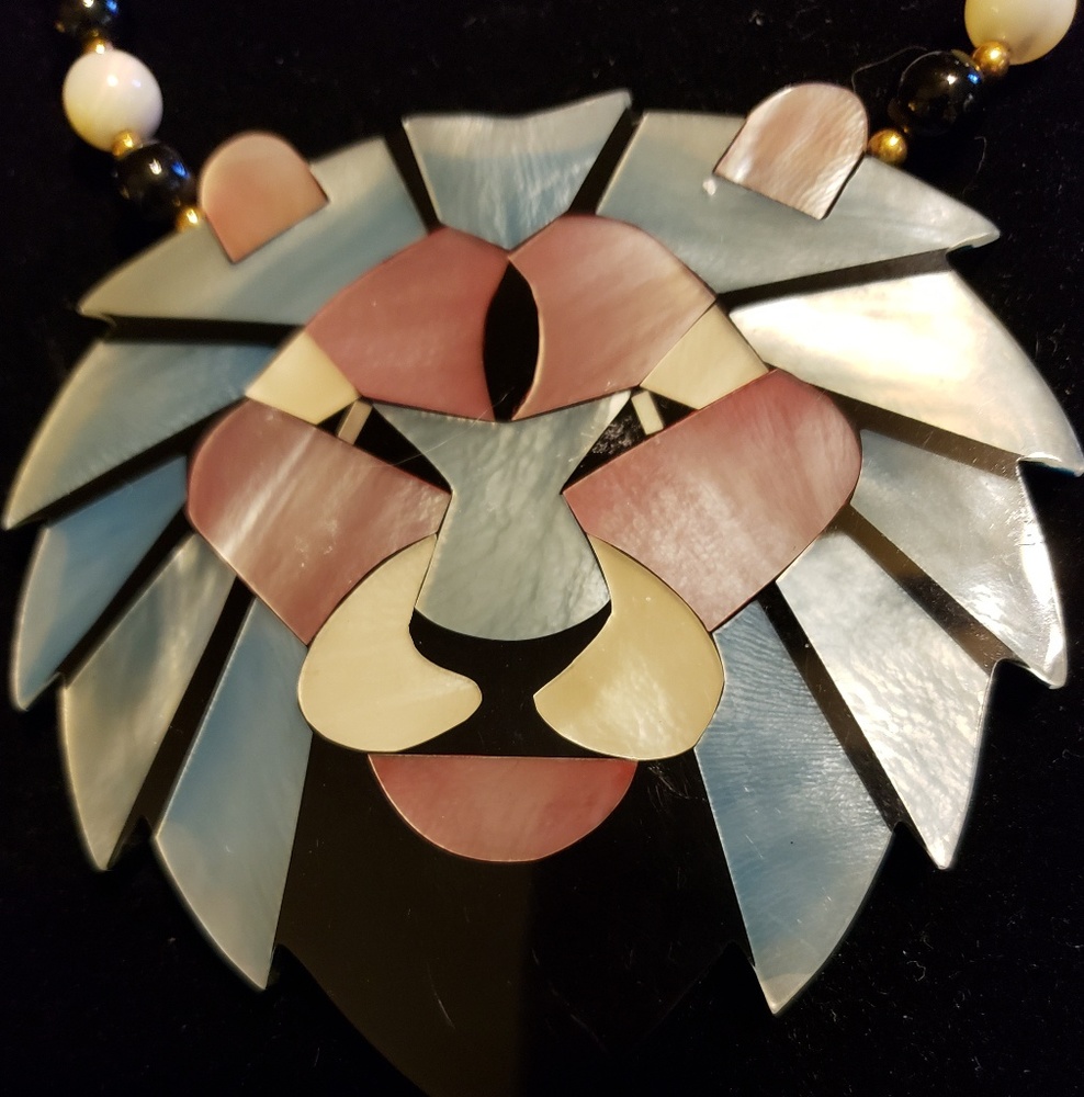 Lee Sands 1970's vintage Necklace/Earring set